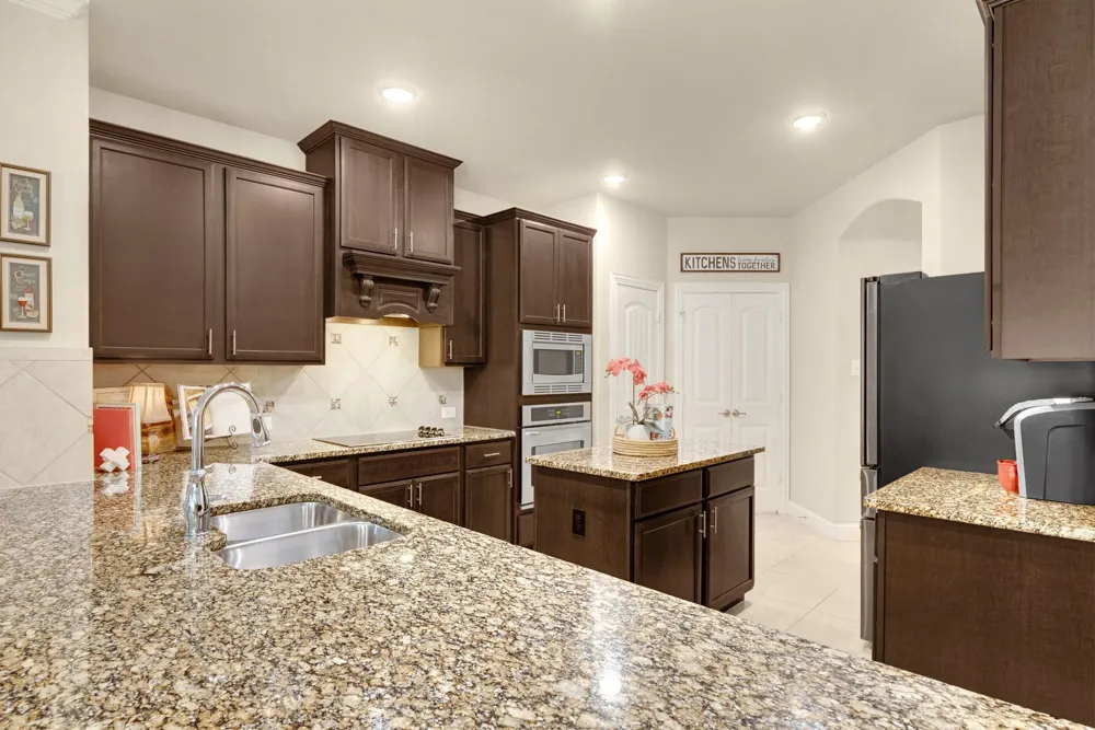 502 Royal Oaks Lane Oak Point, TX 75068