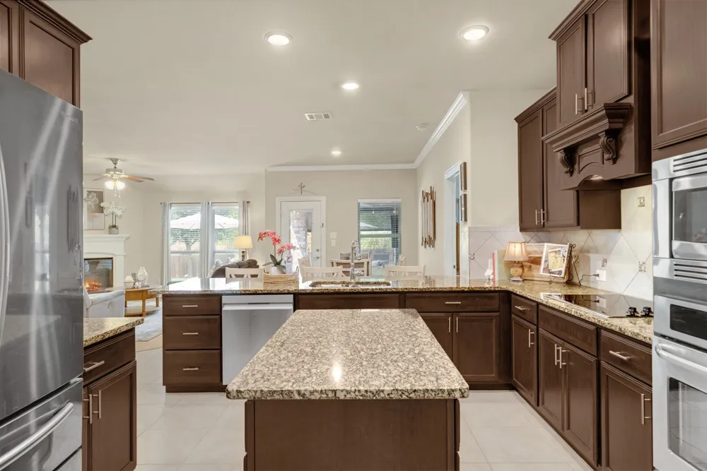 502 Royal Oaks Lane Oak Point, TX 75068