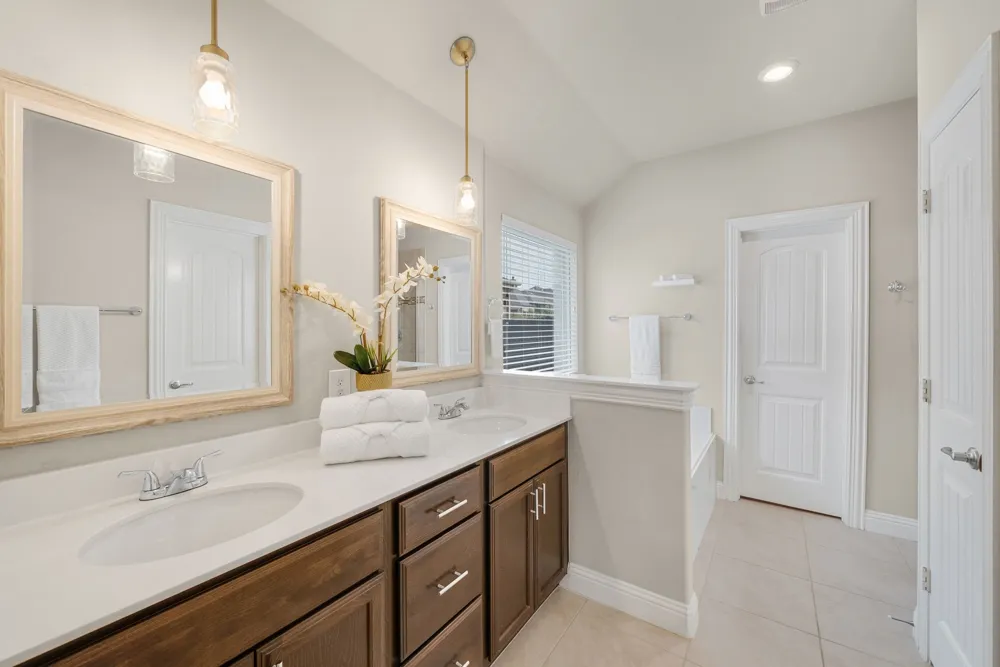 502 Royal Oaks Lane Oak Point, TX 75068