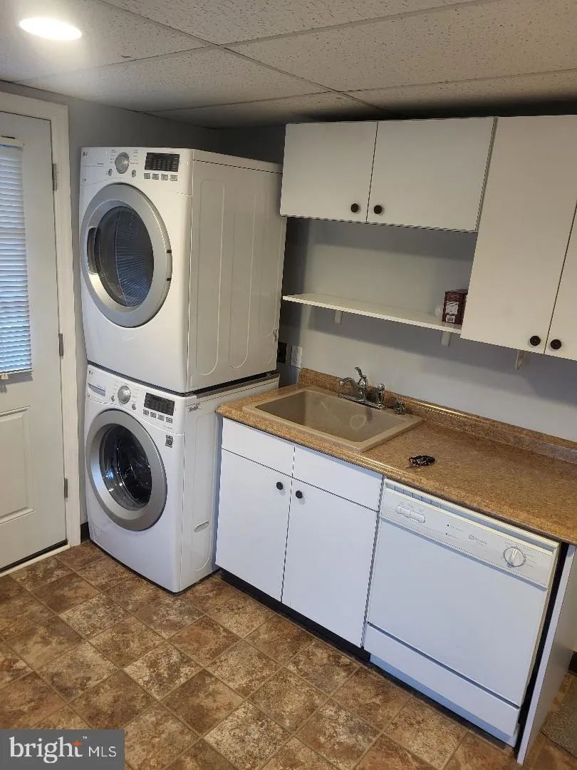 40 OAK AVENUE Marlton, NJ 08053