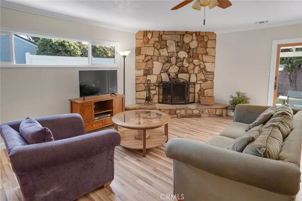 5243 Hersholt Lakewood, CA 90712