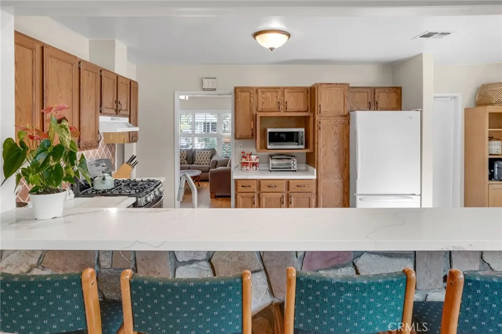 5243 Hersholt Lakewood, CA 90712