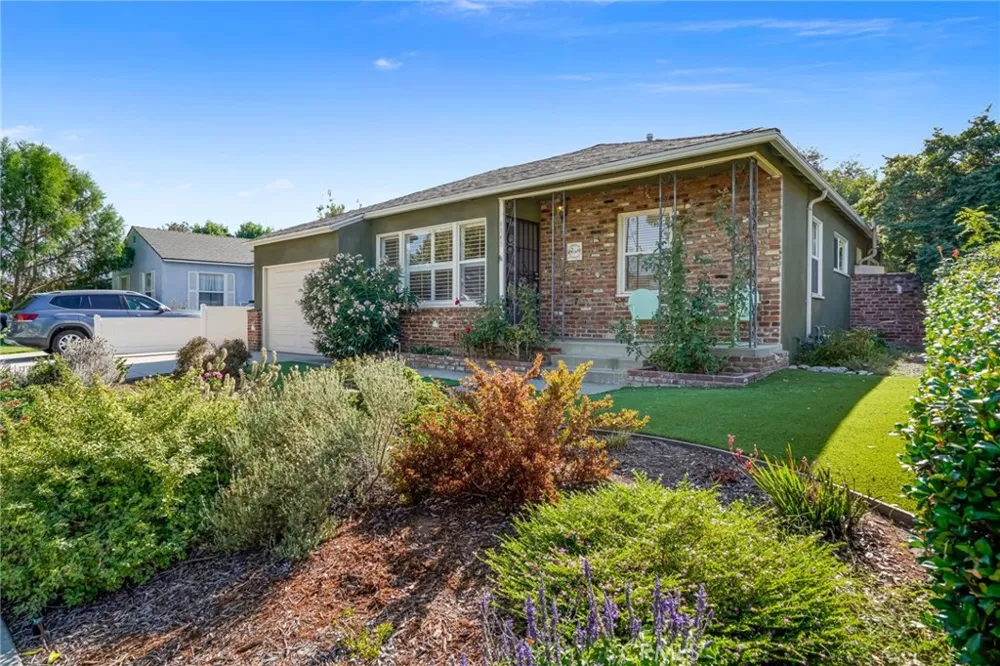 5243 Hersholt Lakewood, CA 90712