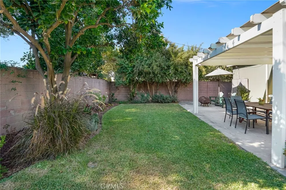 5243 Hersholt Lakewood, CA 90712