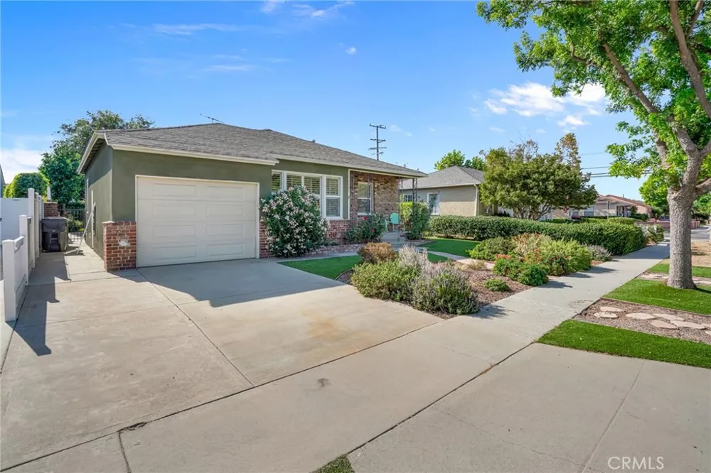 5243 Hersholt Lakewood, CA 90712