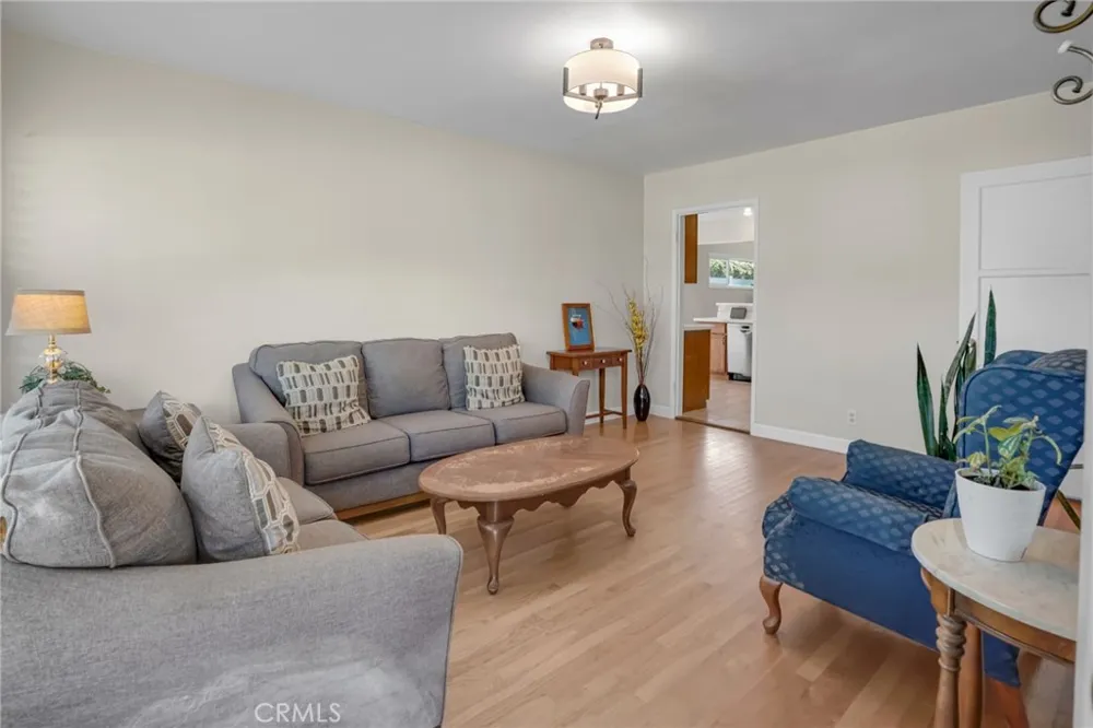 5243 Hersholt Lakewood, CA 90712