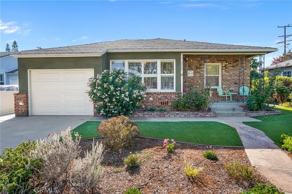 5243 Hersholt Lakewood, CA 90712