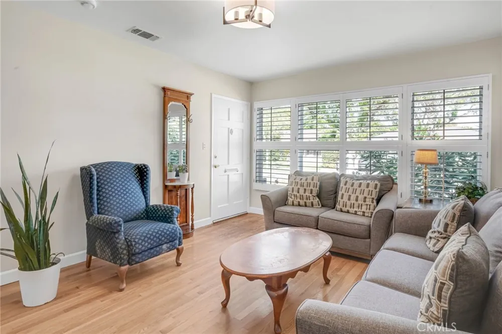 5243 Hersholt Lakewood, CA 90712