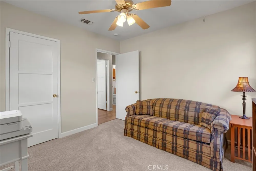5243 Hersholt Lakewood, CA 90712