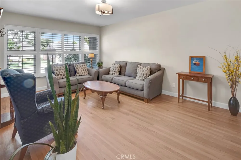 5243 Hersholt Lakewood, CA 90712