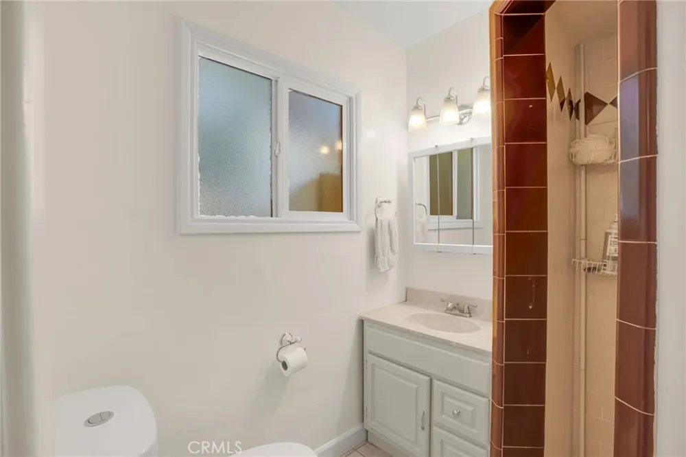 5243 Hersholt Lakewood, CA 90712