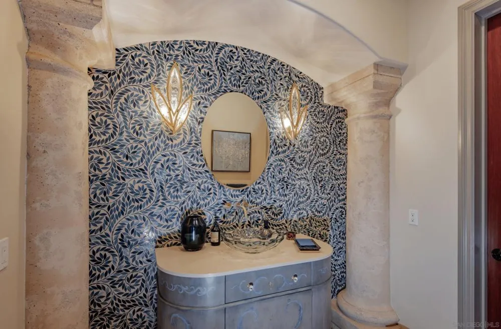 1299 Urania Ave Encinitas, CA 92024