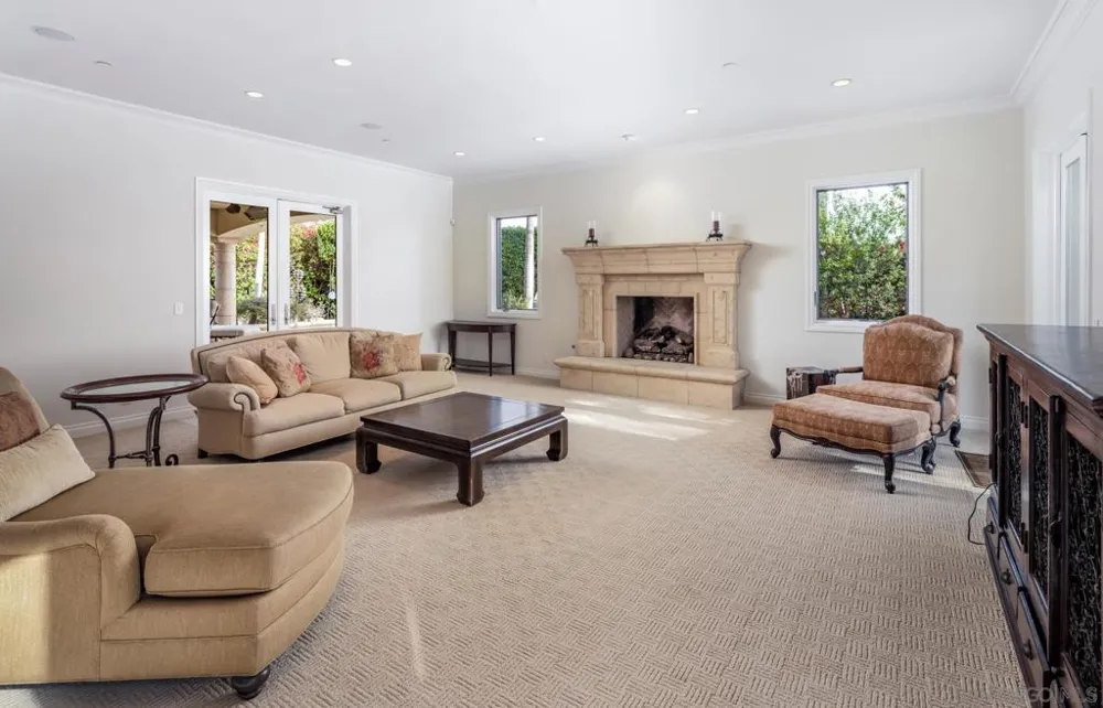 1299 Urania Ave Encinitas, CA 92024