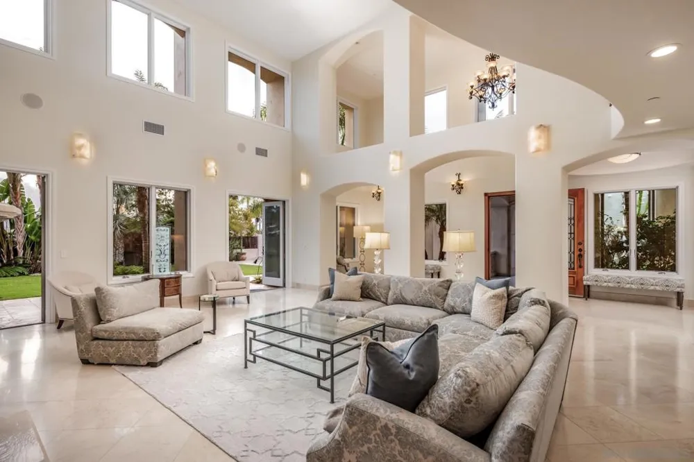 1299 Urania Ave Encinitas, CA 92024