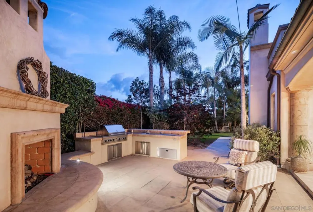 1299 Urania Ave Encinitas, CA 92024