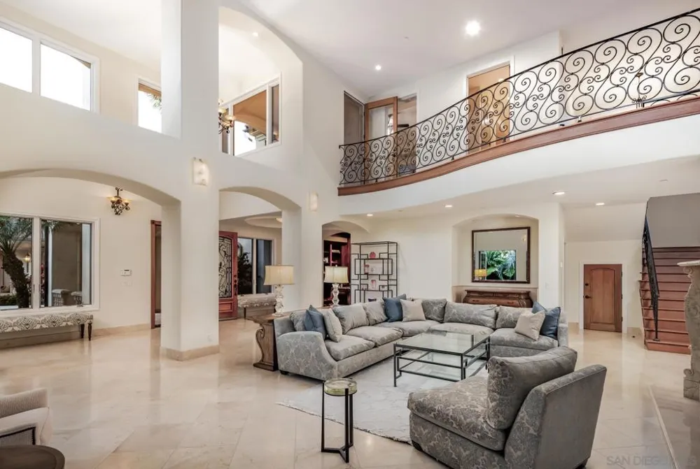 1299 Urania Ave Encinitas, CA 92024