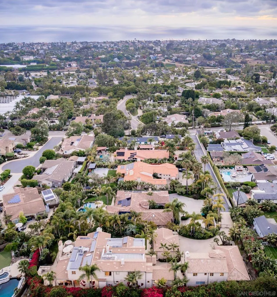1299 Urania Ave Encinitas, CA 92024