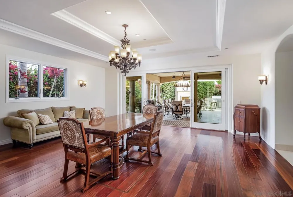 1299 Urania Ave Encinitas, CA 92024