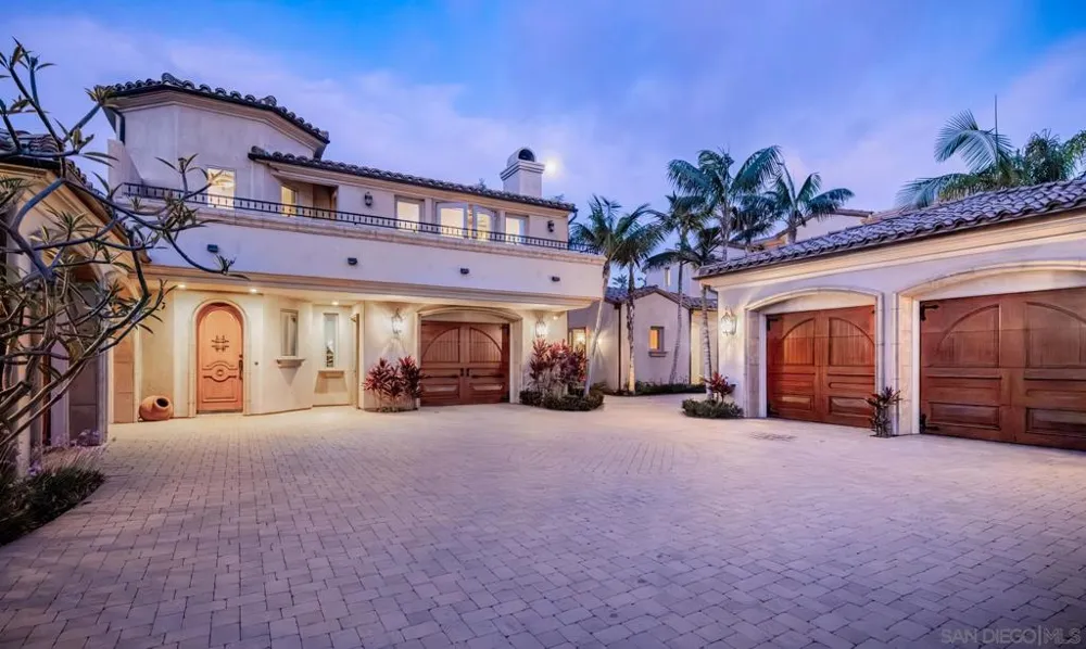 1299 Urania Ave Encinitas, CA 92024