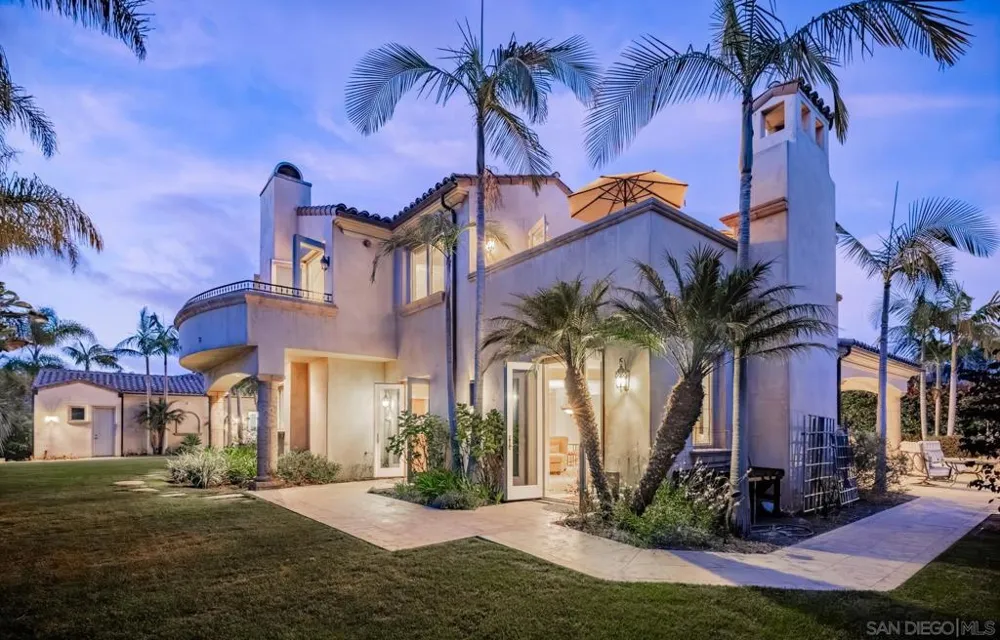 1299 Urania Ave Encinitas, CA 92024