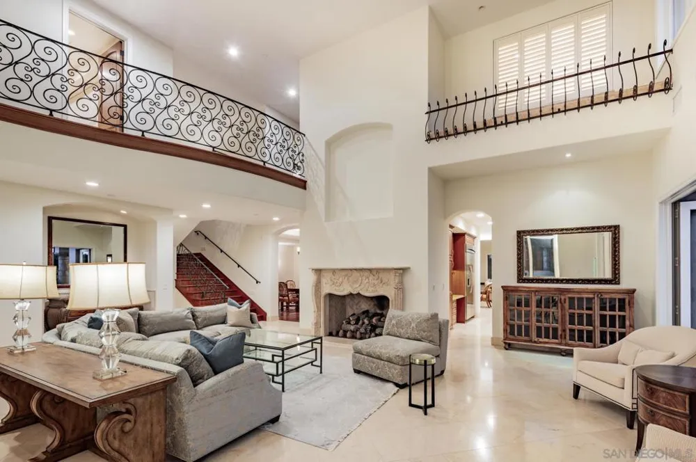 1299 Urania Ave Encinitas, CA 92024