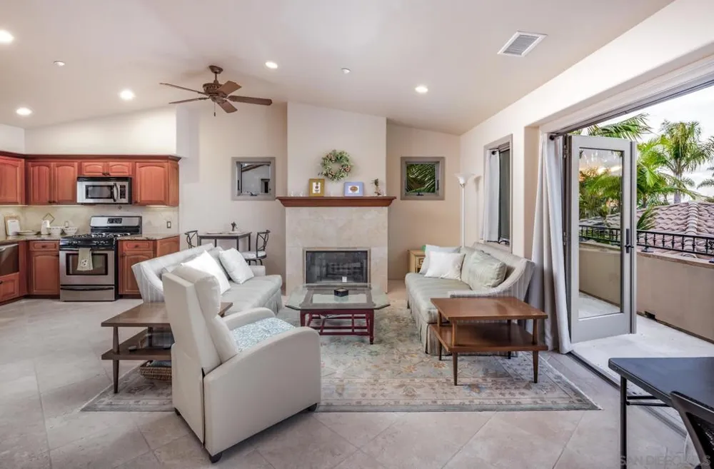 1299 Urania Ave Encinitas, CA 92024