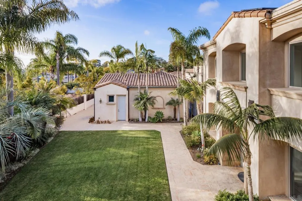 1299 Urania Ave Encinitas, CA 92024