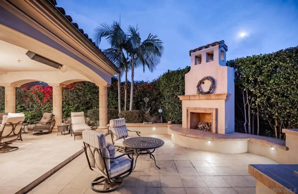 1299 Urania Ave Encinitas, CA 92024