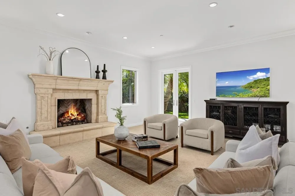 1299 Urania Ave Encinitas, CA 92024