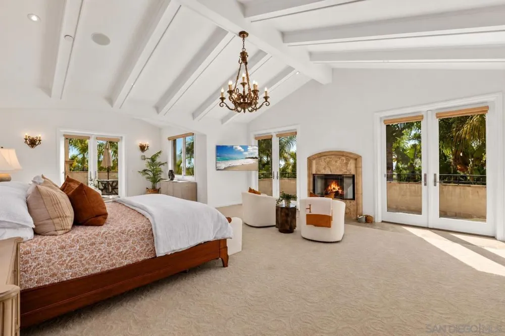 1299 Urania Ave Encinitas, CA 92024