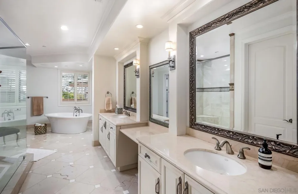 1299 Urania Ave Encinitas, CA 92024
