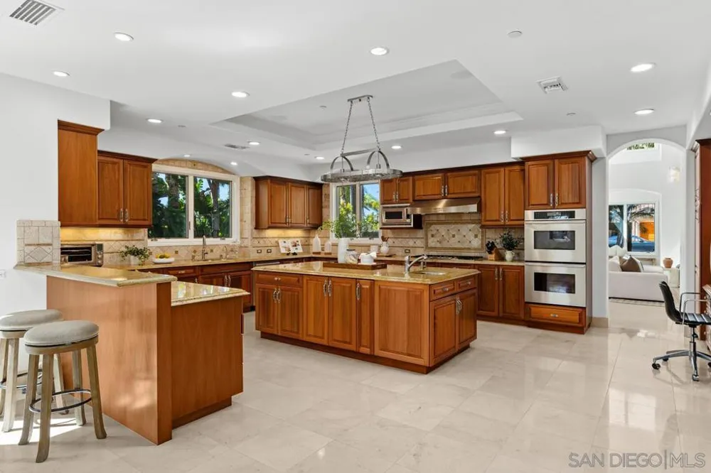 1299 Urania Ave Encinitas, CA 92024
