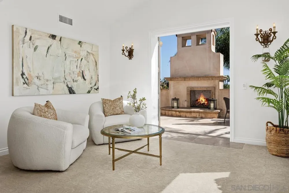 1299 Urania Ave Encinitas, CA 92024