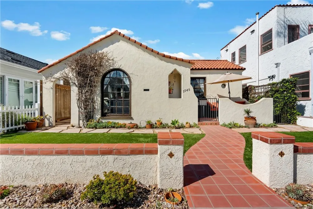 5945 East The Toledo Long Beach, CA 90803