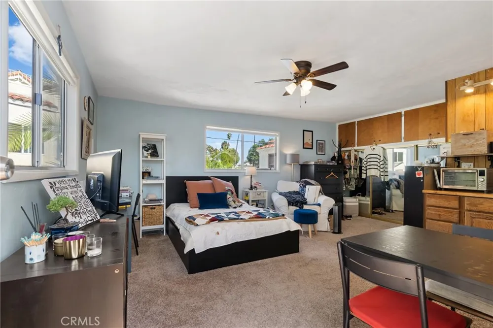 5945 East The Toledo Long Beach, CA 90803