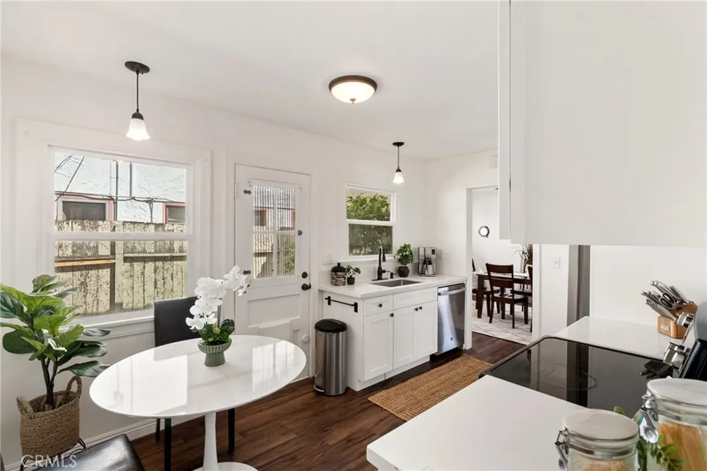 5945 East The Toledo Long Beach, CA 90803