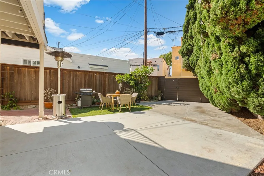 5945 East The Toledo Long Beach, CA 90803