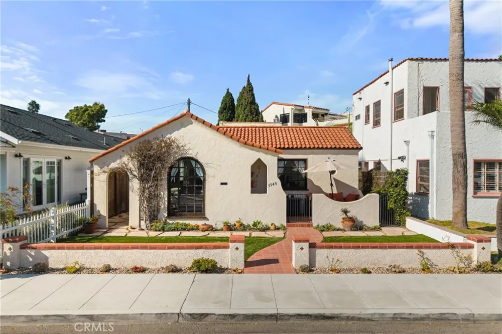 5945 East The Toledo Long Beach, CA 90803