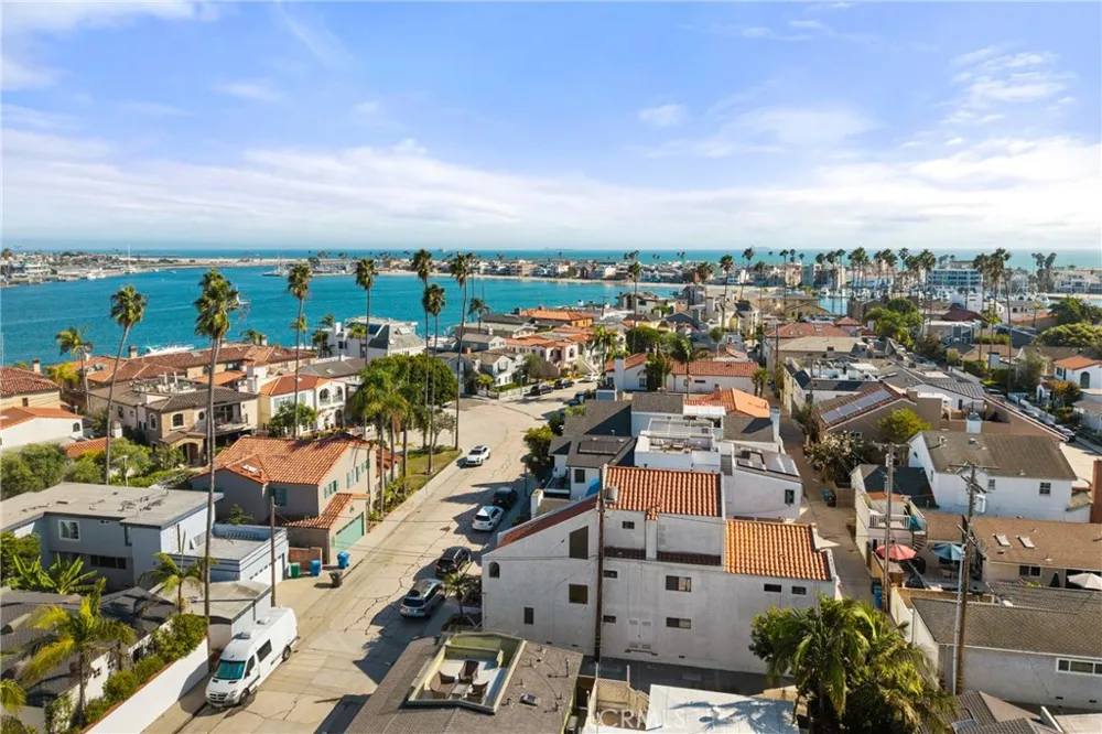 5945 East The Toledo Long Beach, CA 90803