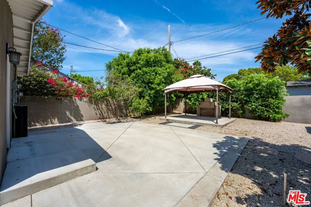 4415 W Woodland Avenue Burbank, CA 91505