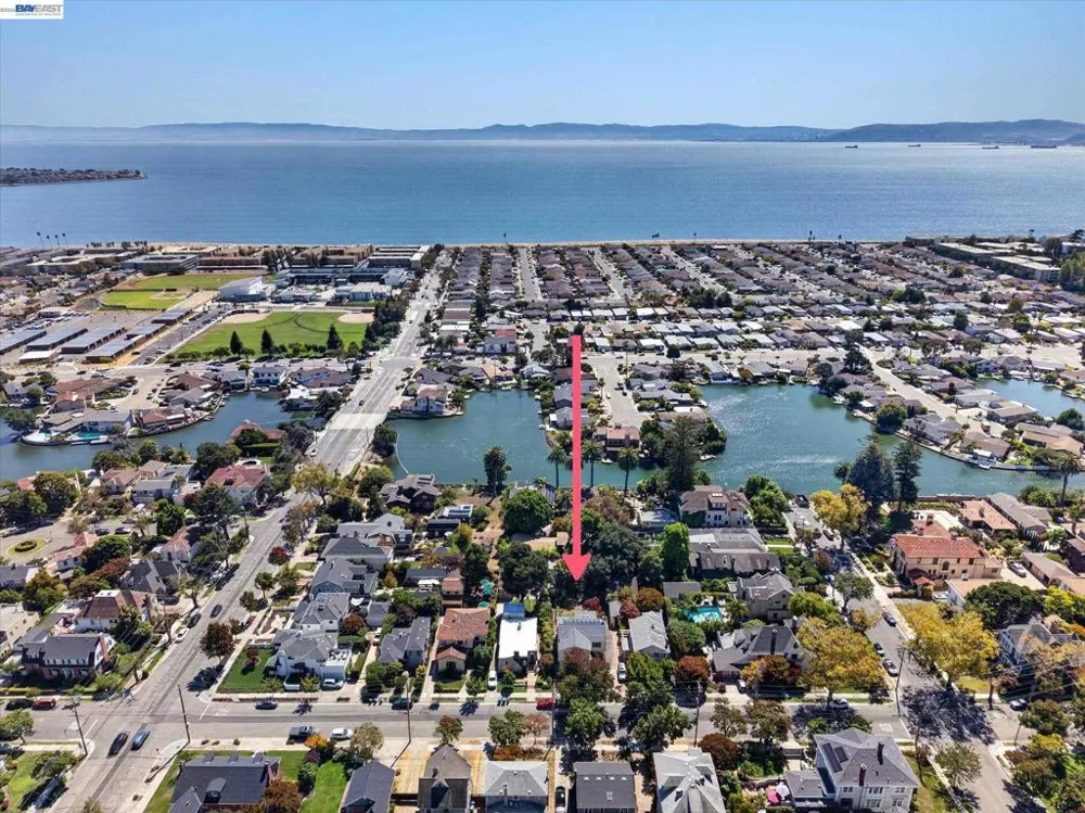 1616 DAYTON AVE Alameda, CA 94501