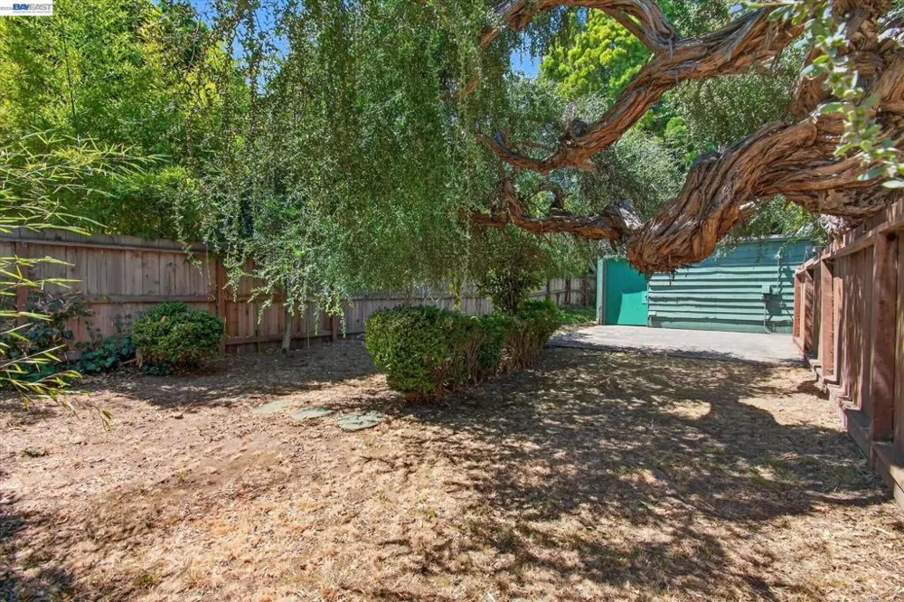 1616 DAYTON AVE Alameda, CA 94501