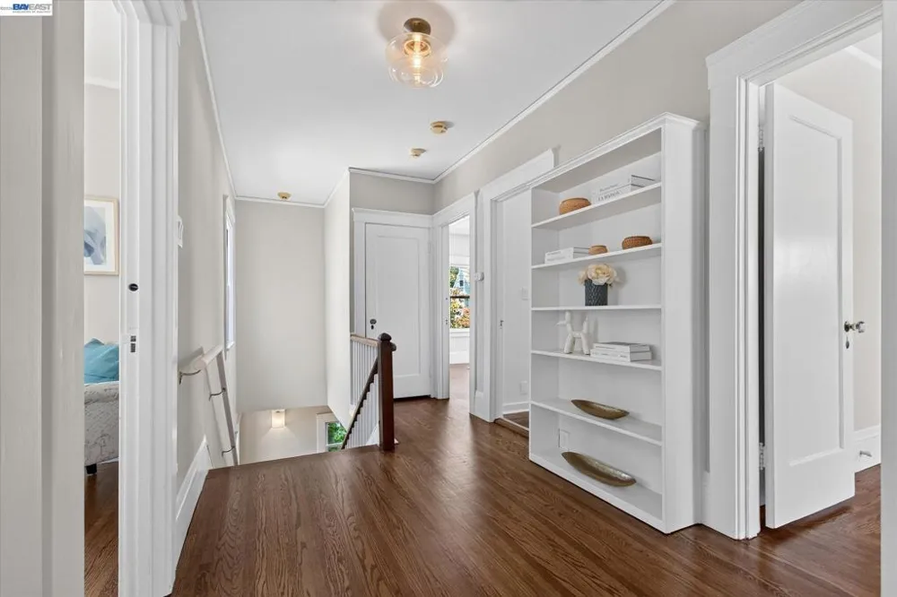 1616 DAYTON AVE Alameda, CA 94501