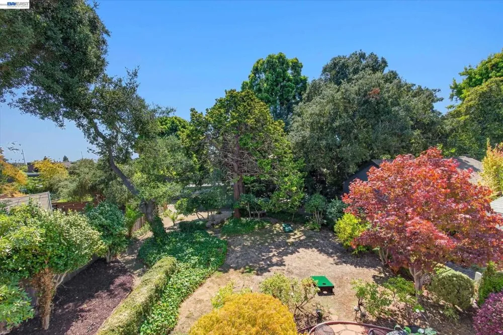 1616 DAYTON AVE Alameda, CA 94501
