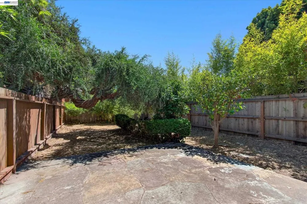 1616 DAYTON AVE Alameda, CA 94501