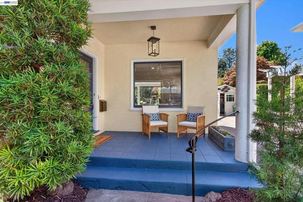 1616 DAYTON AVE Alameda, CA 94501