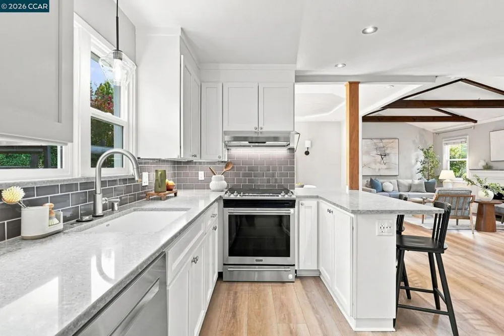 100 Pleasant Valley Dr Walnut Creek, CA 94597