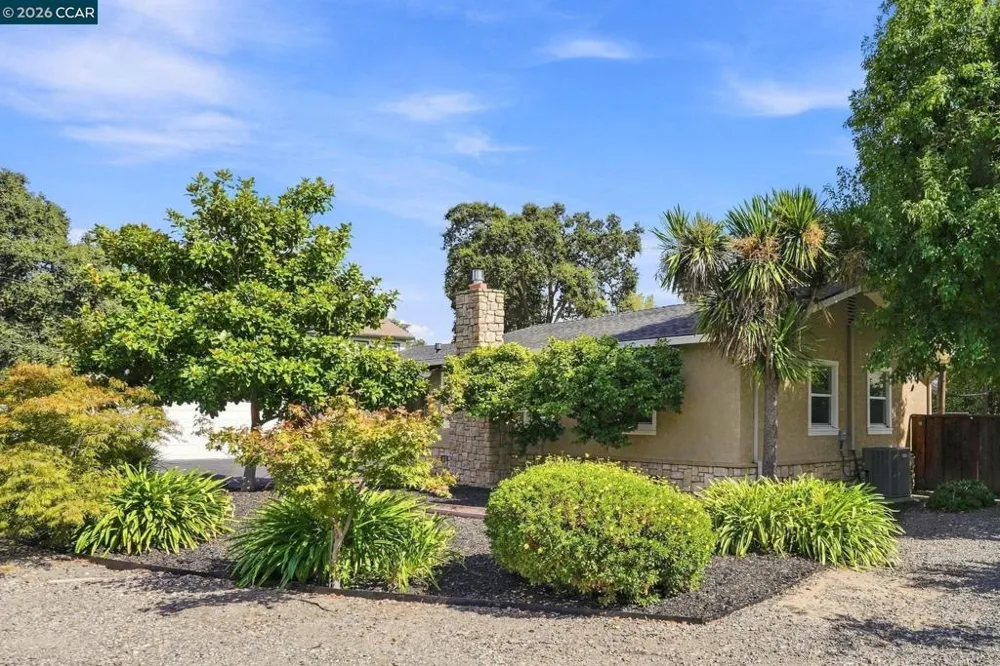 100 Pleasant Valley Dr Walnut Creek, CA 94597