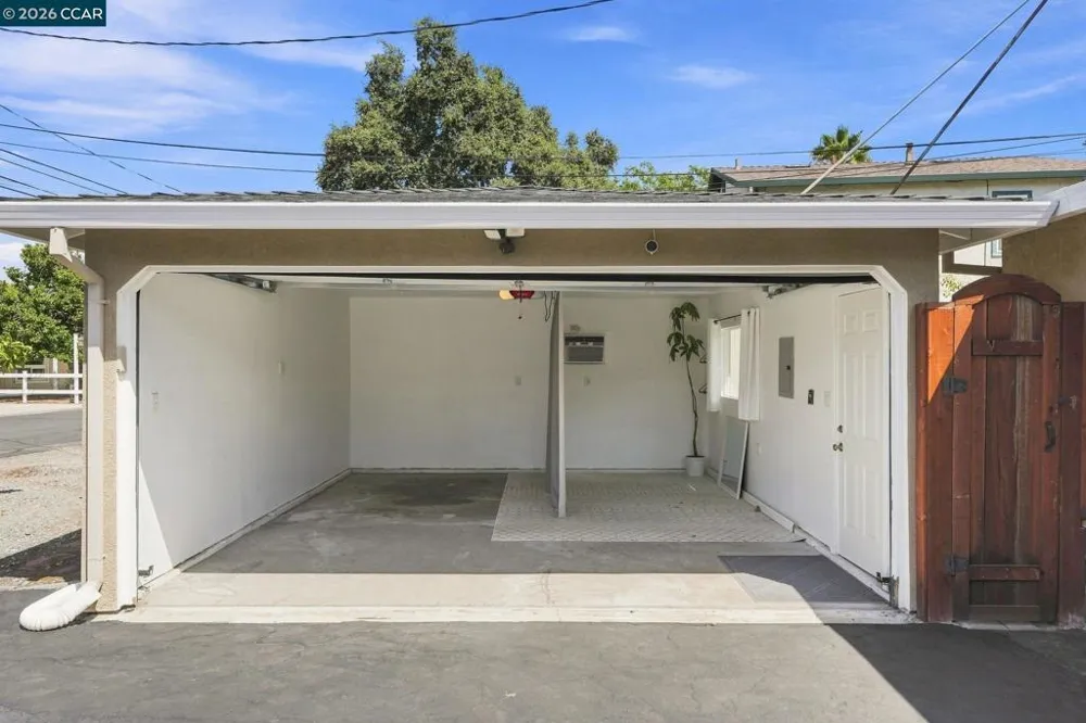 100 Pleasant Valley Dr Walnut Creek, CA 94597