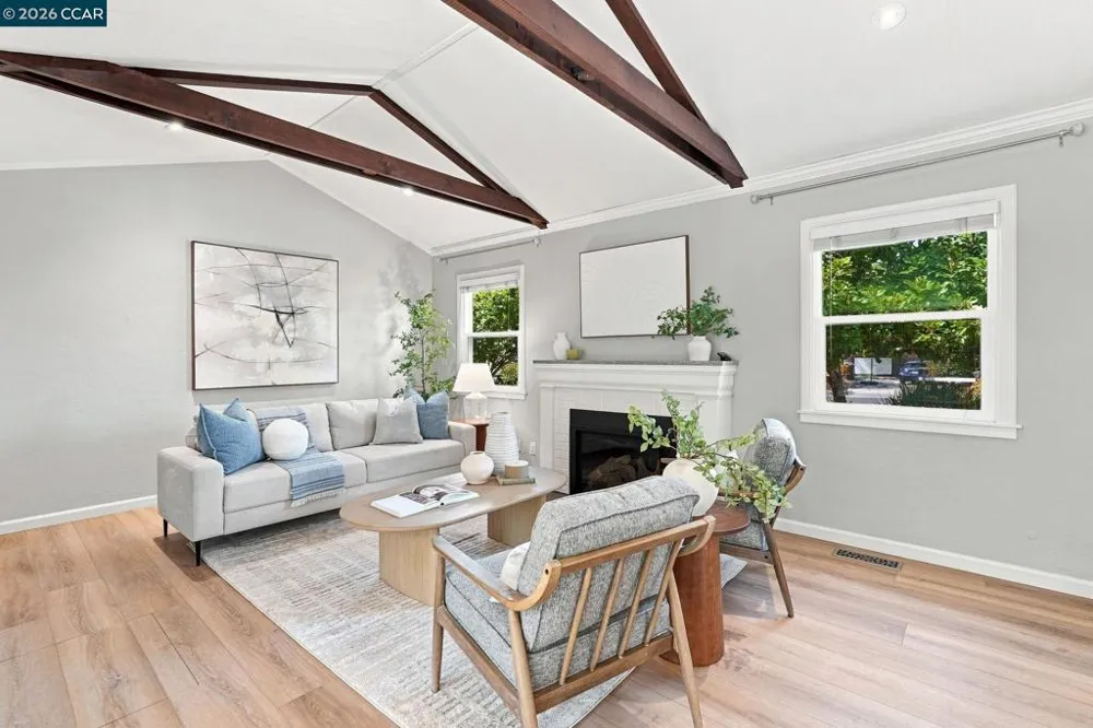 100 Pleasant Valley Dr Walnut Creek, CA 94597